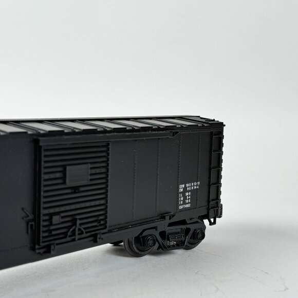 Industrial Rail Norfolk Southern NW 90389 Boxcar O-Gauge Model Train w/Box - Picture 6 of 13